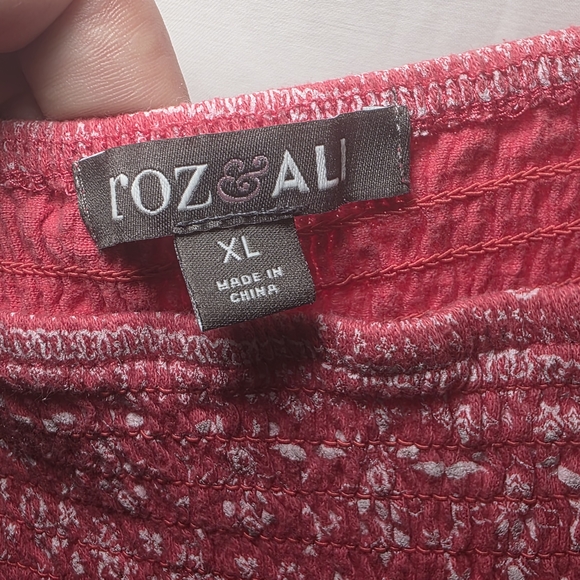 Roz & Ali PINK Paisley Blouse - Picture 4 of 5